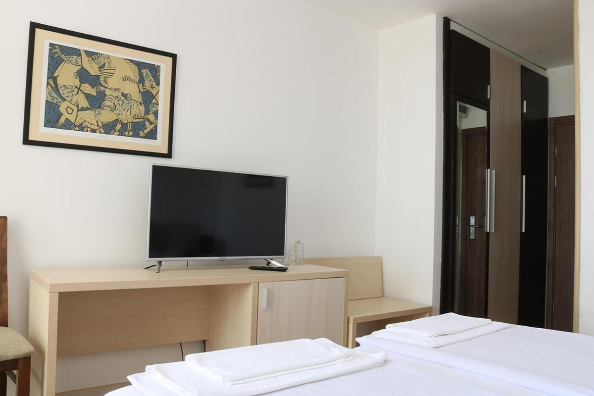 Hotel Pela Охрид Экстерьер фото