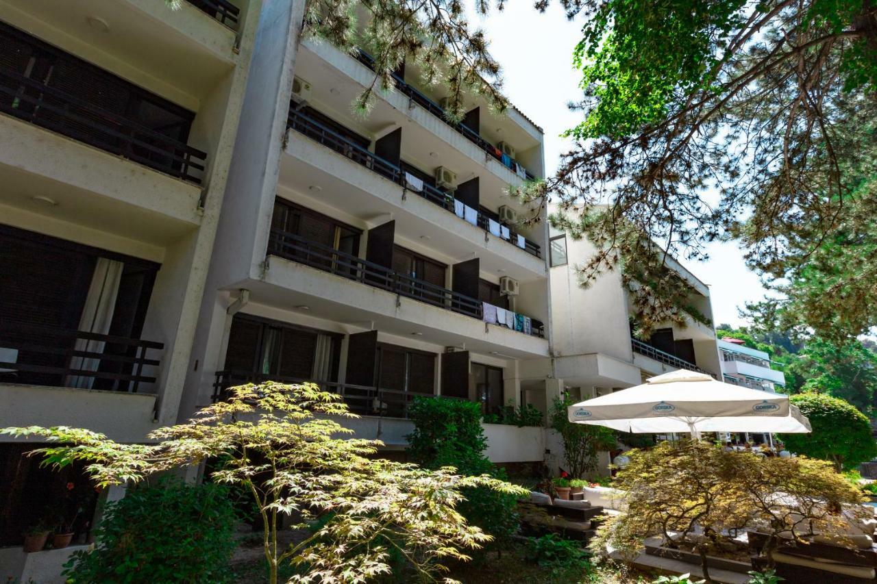 Hotel Pela Охрид Экстерьер фото