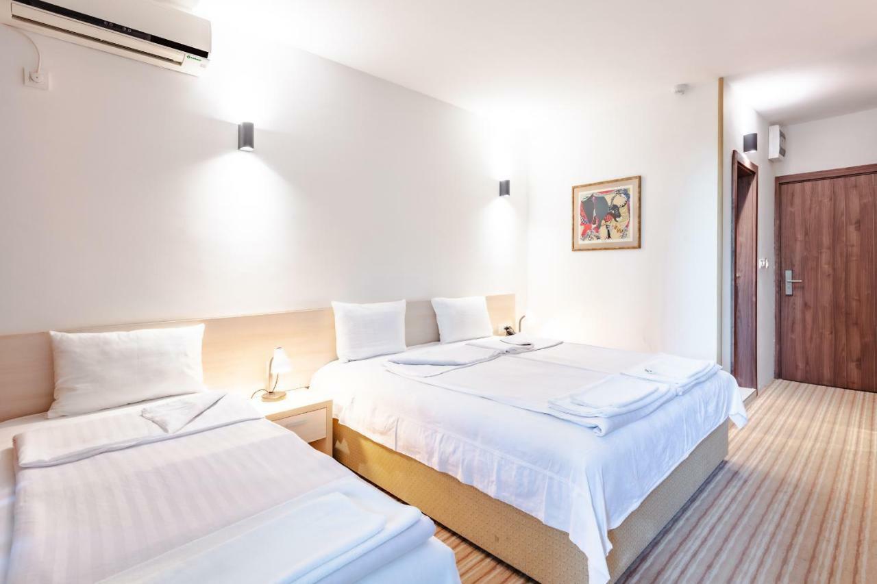 Hotel Pela Охрид Экстерьер фото