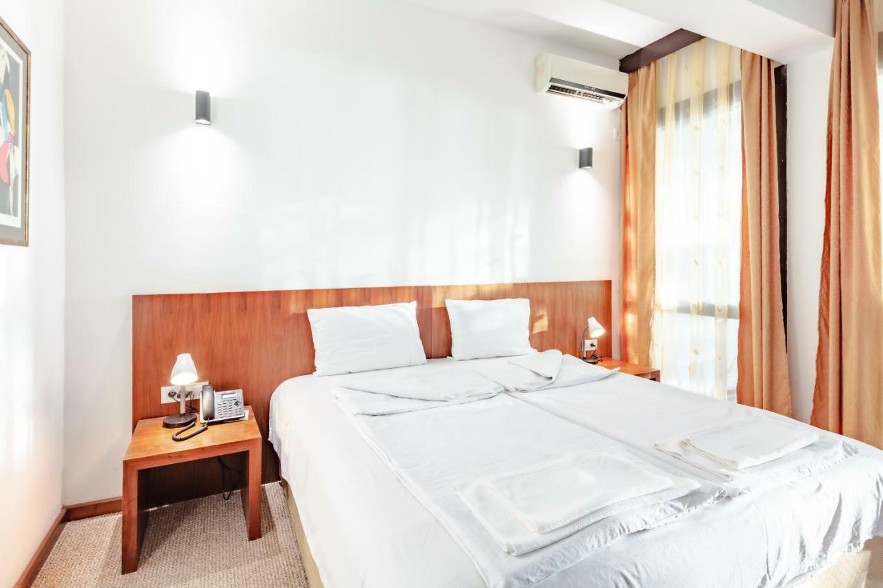 Hotel Pela Охрид Экстерьер фото